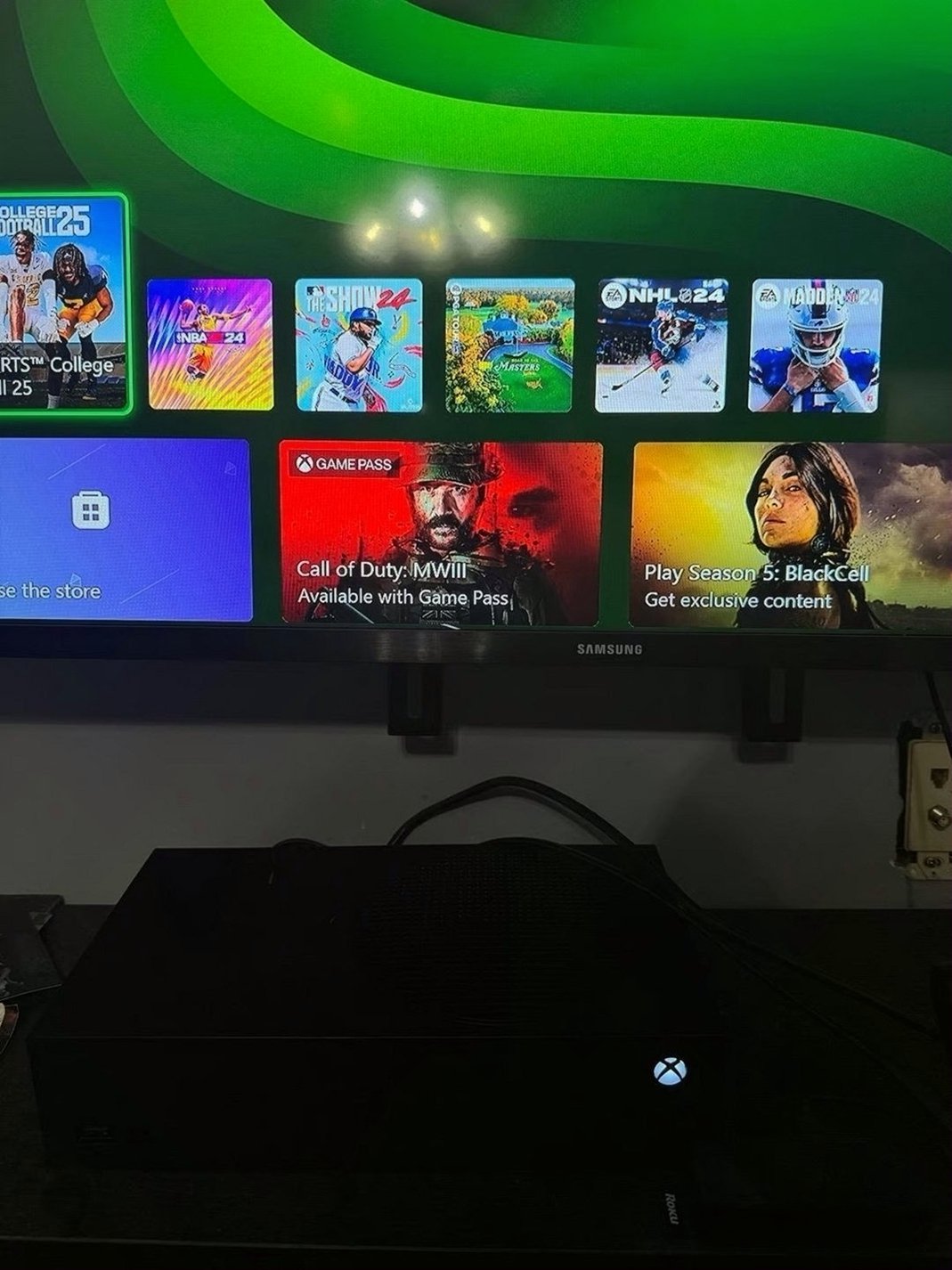 Microsoft Xbox Series S 1TB Black with Lime Green Controller - Used image 4