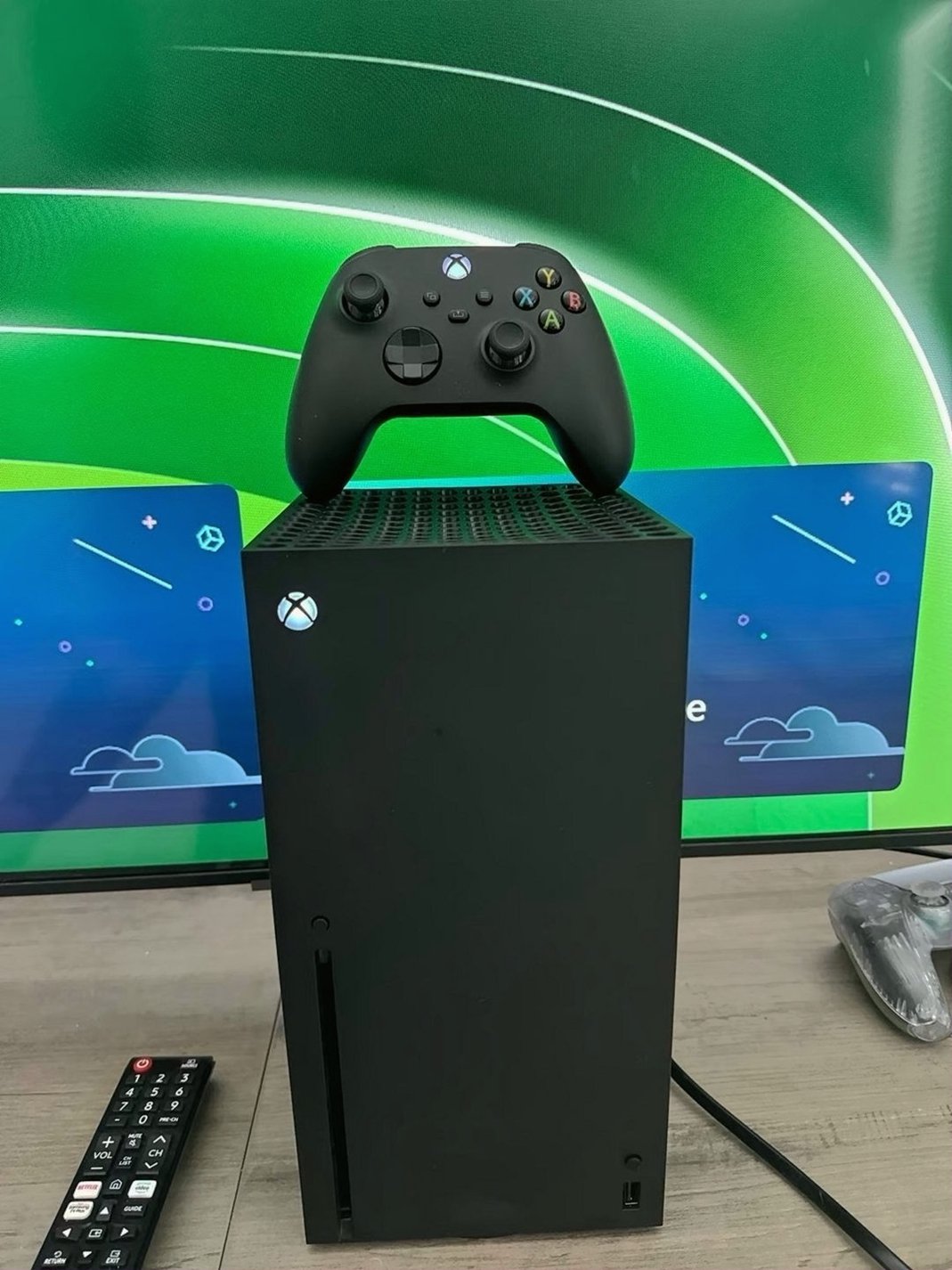 Microsoft Xbox Series X Console 1TB Black - Used image 3