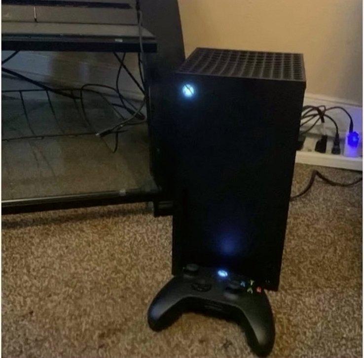 Microsoft Xbox Series X 1TB Black Used - Unlocked image 2