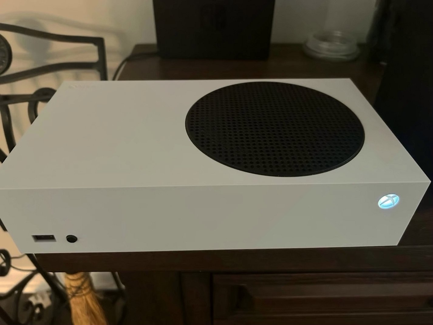 Microsoft Xbox Series S 512GB White - Used image 5