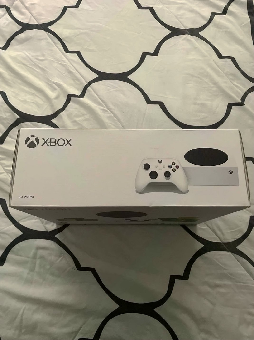 Microsoft Xbox One Series S 512GB White - Used image 2
