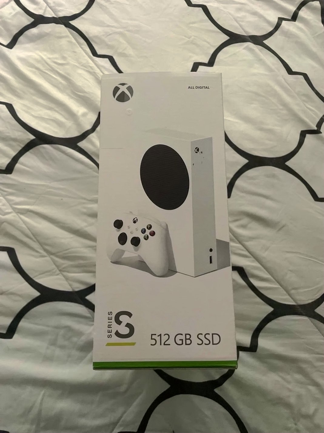 Microsoft Xbox One Series S 512GB White - Used image 3