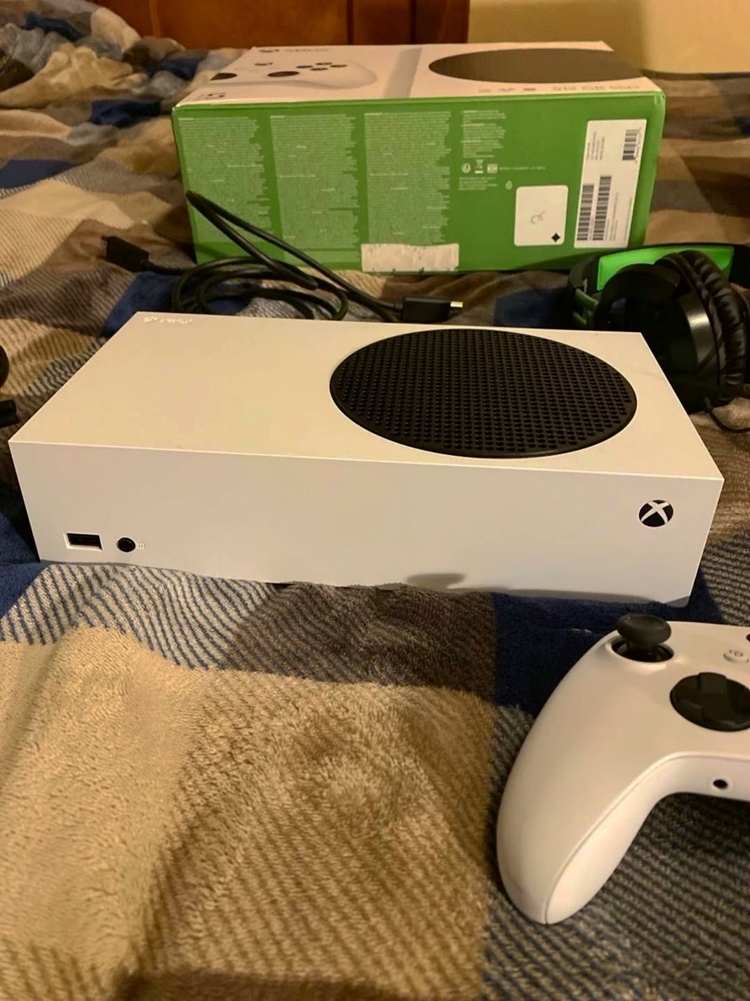Microsoft Xbox Series S Digital Edition 500GB White - Used image 4