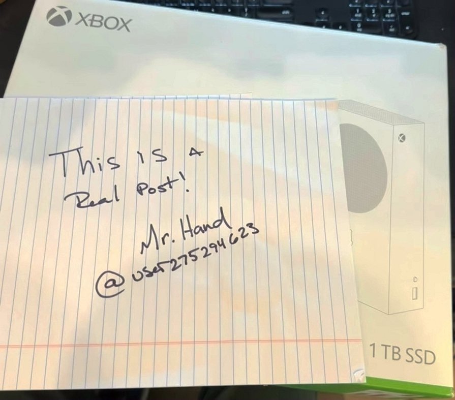 Microsoft Xbox Series S 1TB White - Used image 2