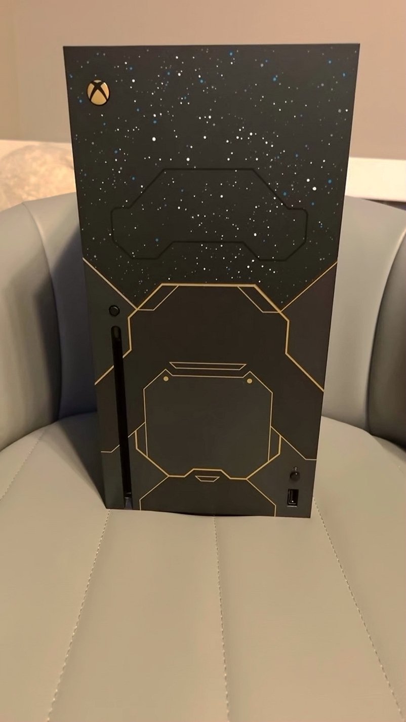 Microsoft Xbox Series X Halo Infinite Edition 3M95 - Used image 2