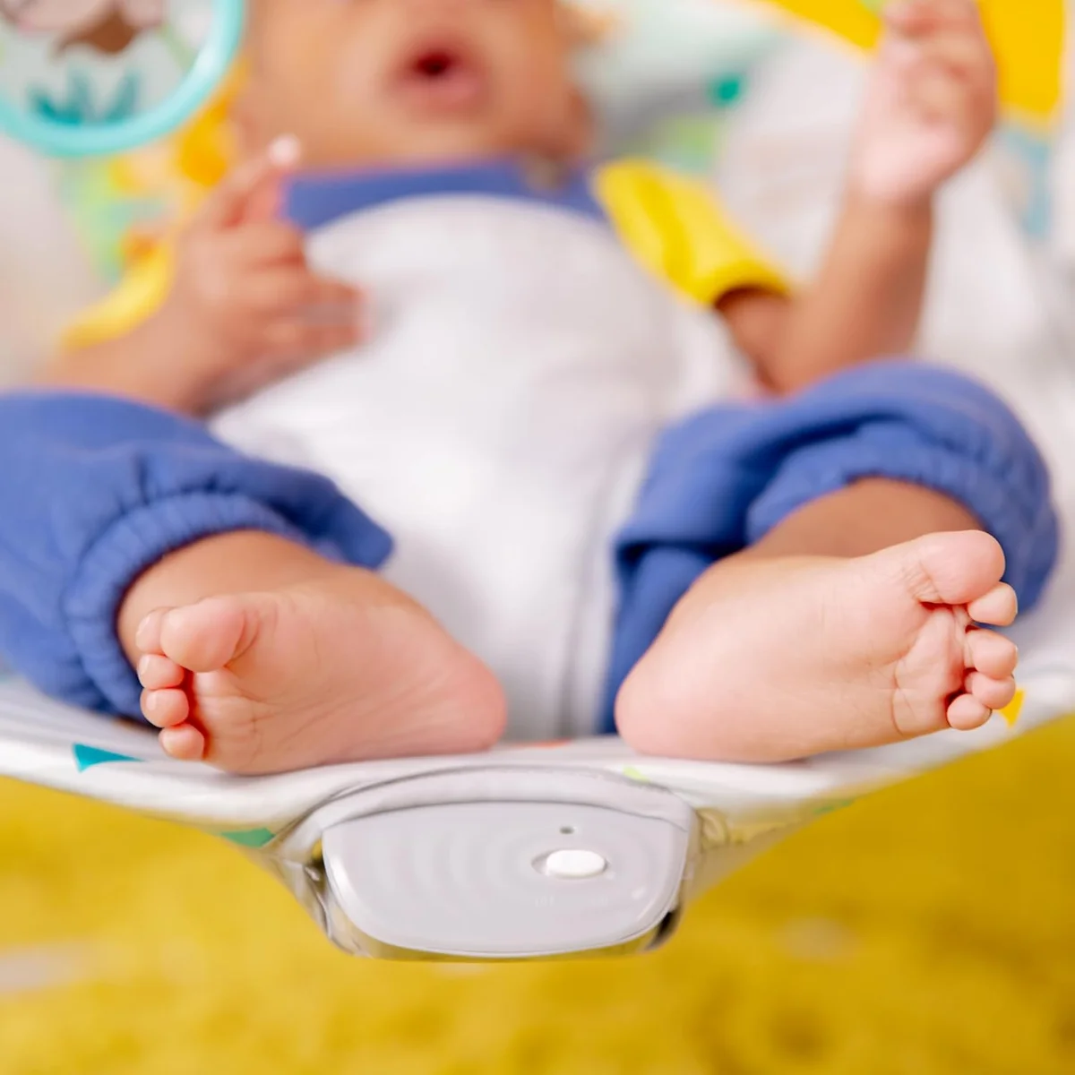 Bright Starts Baby Bouncer Soothing Vibrations Infant Seat 12204 0-6 Months Up to 20 lbs Removable Toy Bar New image 5