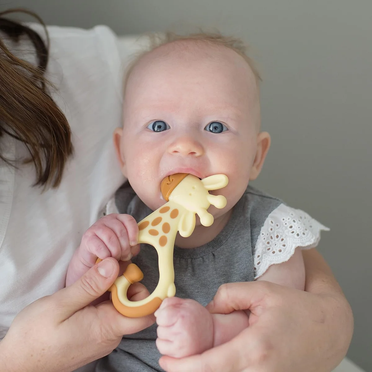 Dr. Brown's Ridgees Giraffe Massaging Baby Teether TE450-P2 BPA Free Lightweight - New image 4